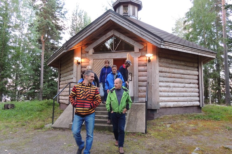 Yrittäjien kesäilta 2014 ja saaren kappeli Kaarnetsaaressa.