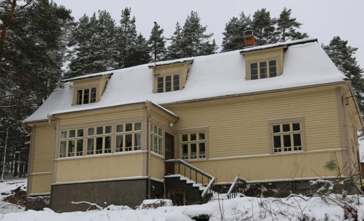 Äitienpäiväkonsertti kauppiastalon hyväksi kauppiastalo enonkoski