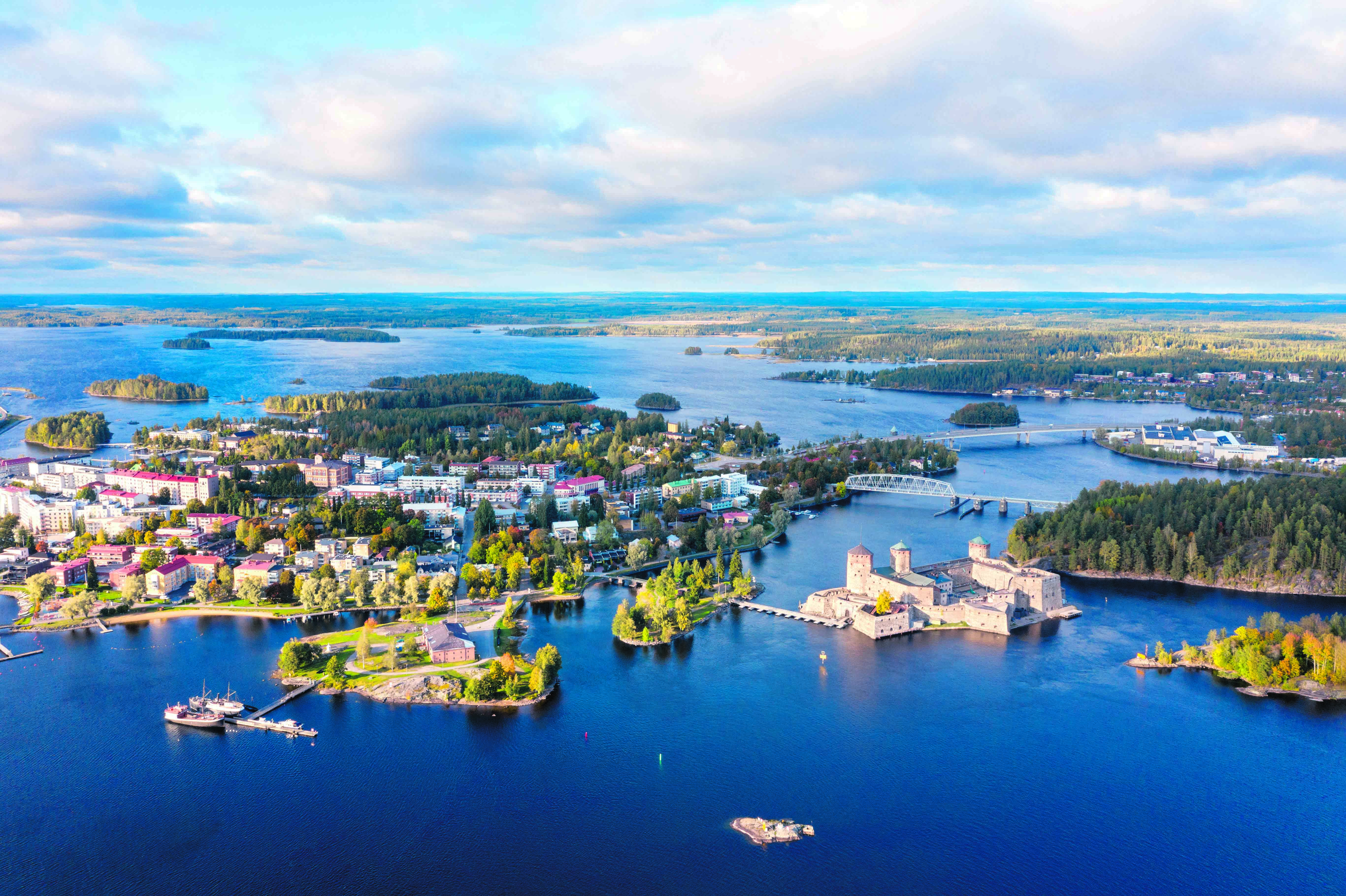 Veneristisaattoon lähdetään kahdella kirkkoveneellä Savonlinnan matkustajasatamasta