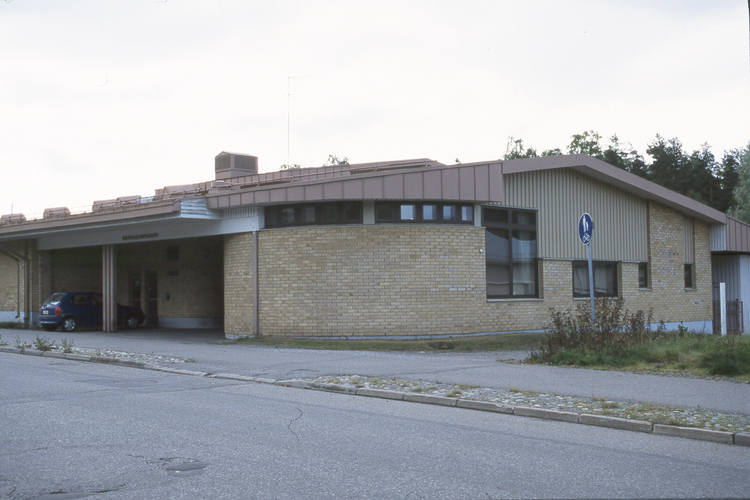 Miekkoniemen seurakuntakoti